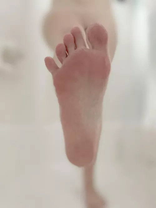 Hi there FootLovers! Check out my Free OF 👣🍑👅😘 