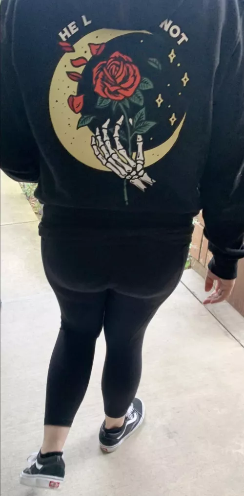 Hope I don’t get groped and force bred by a bunch of strangers today 🤤😉