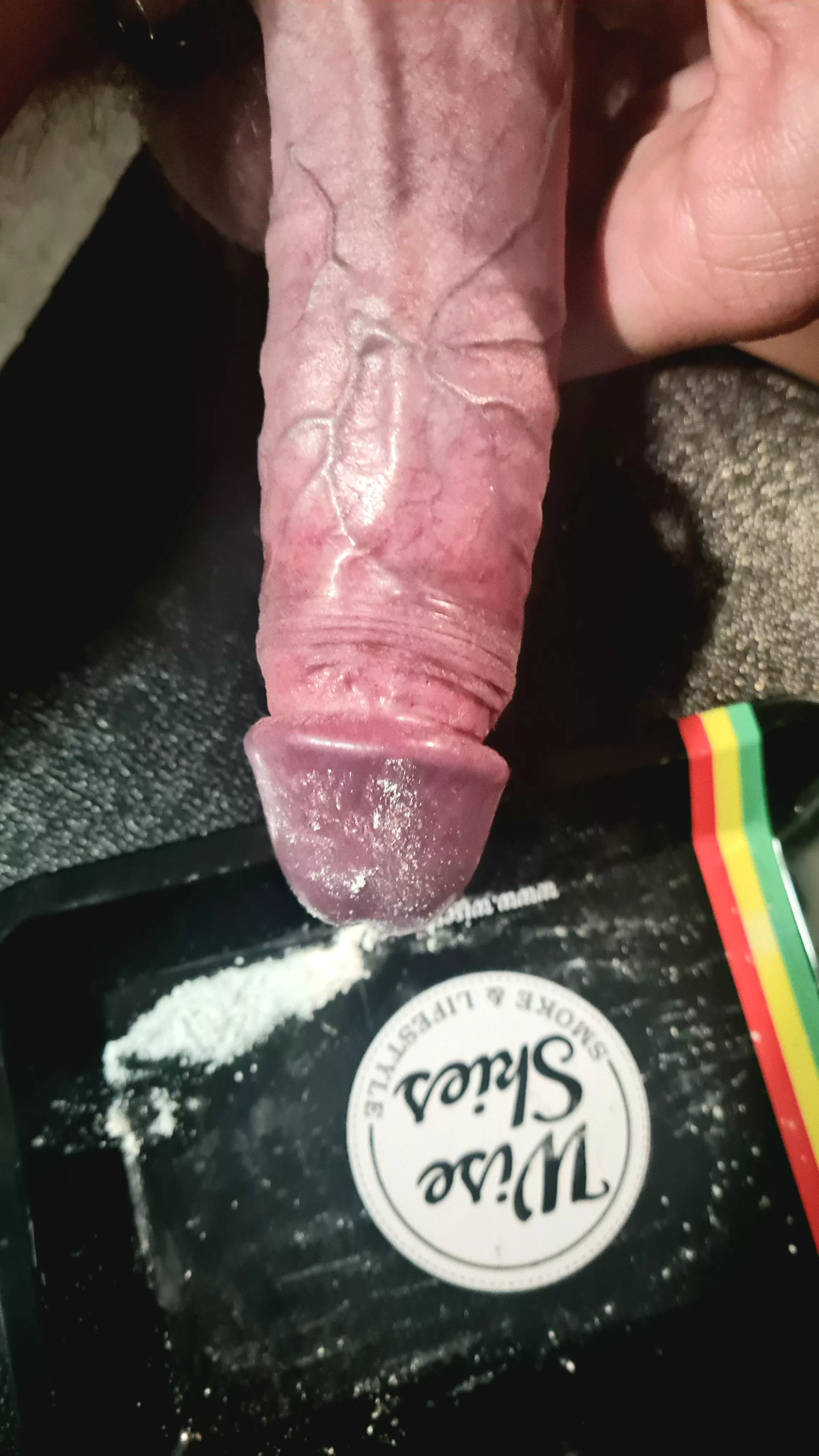 Hoping to make this my last night of an ongoing problem 🤞 can I get help with 1 last buzz by sharing myself 🥲