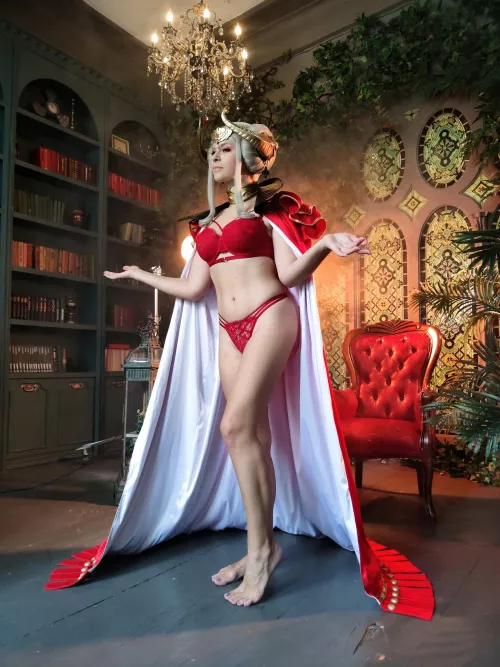 Hot Edelgard is ready to overthrow the church! Cosplay by Yuna Kairi (self)