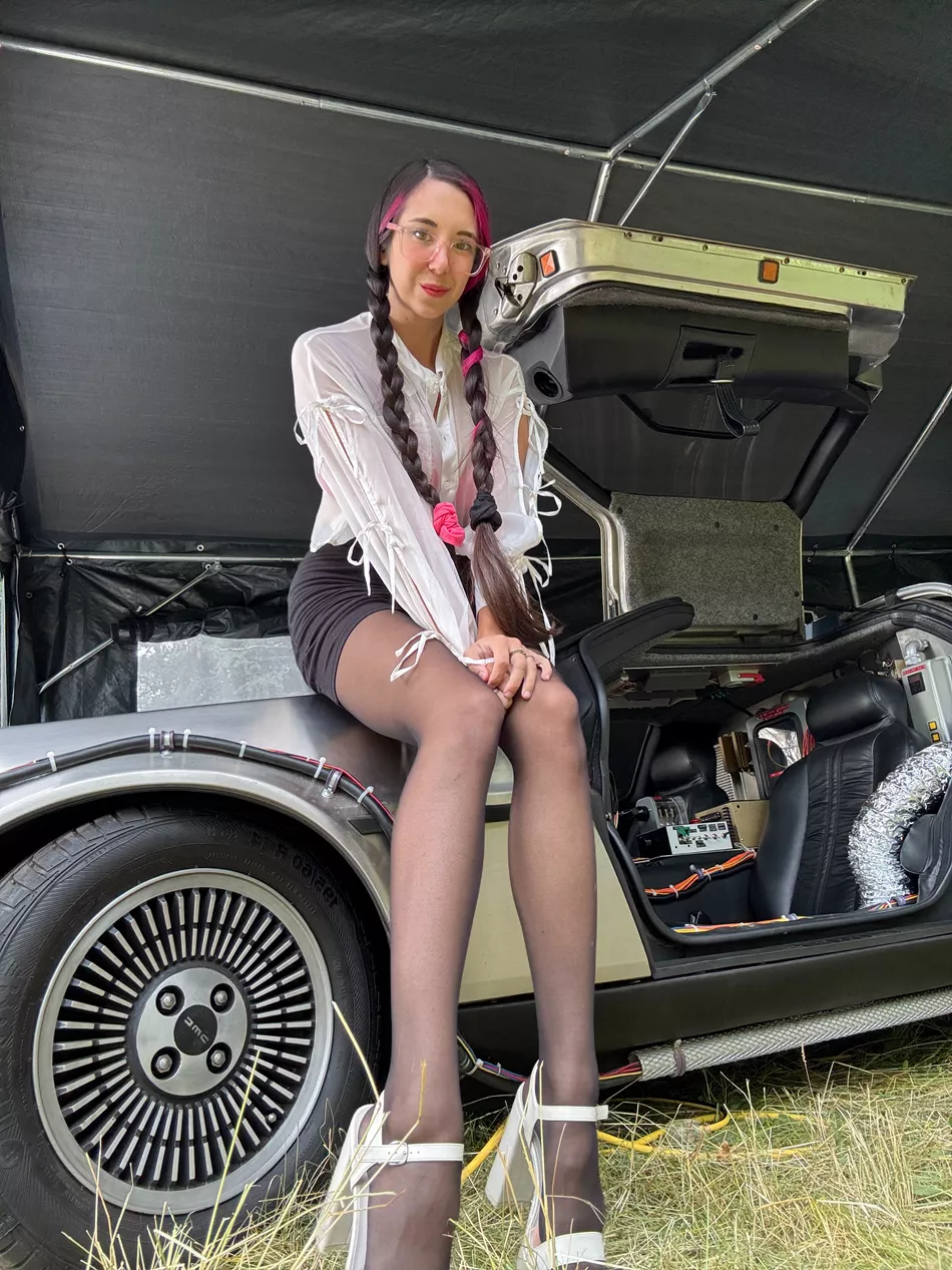 How do these pantyhose make my legs look? Worth staring at?