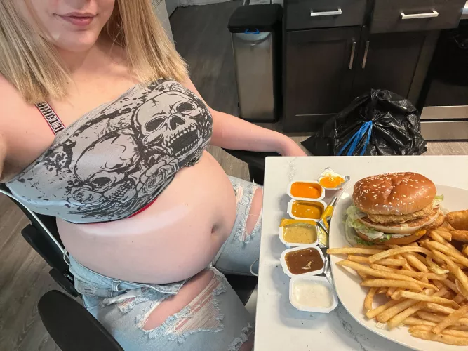 I can’t forget my dipping sauces 🤤🥰