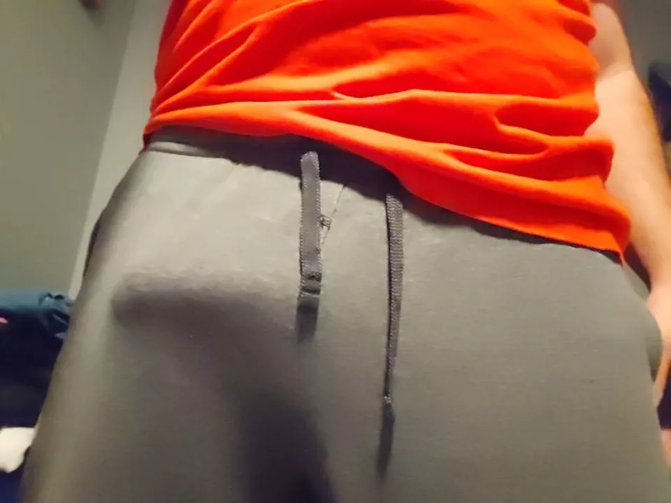 I heard women like gray sweats