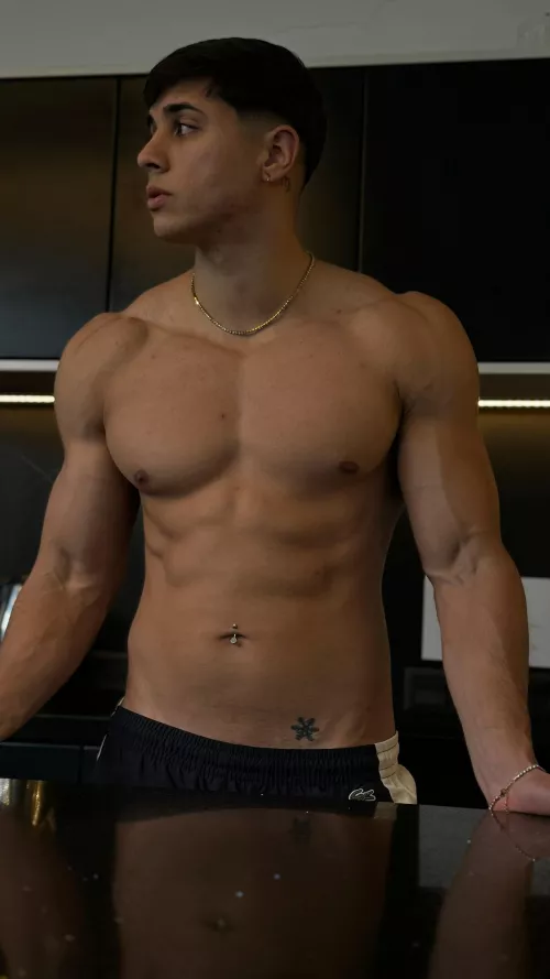 I need to get a little tan😏