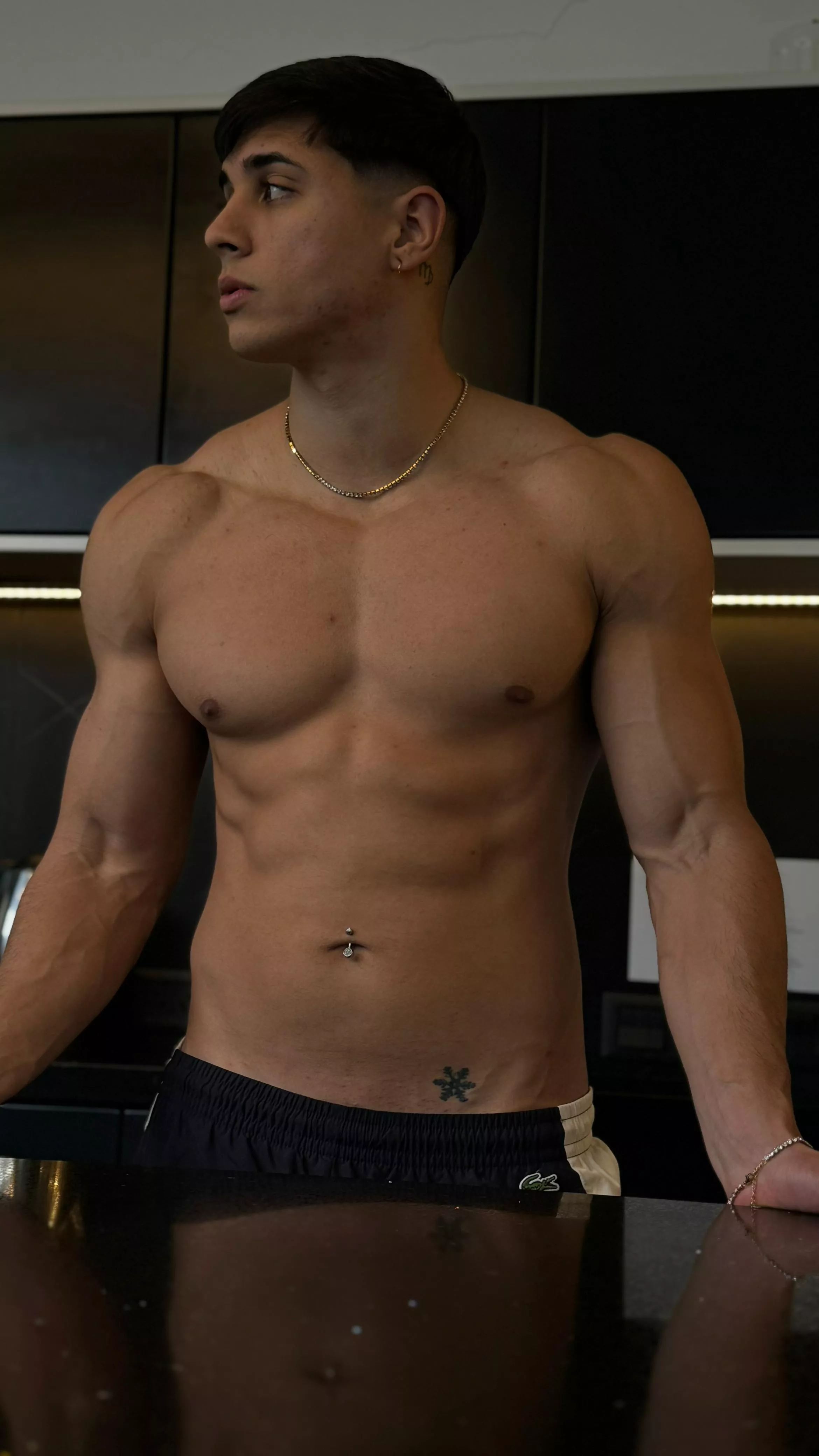 I need to get a little tan😏