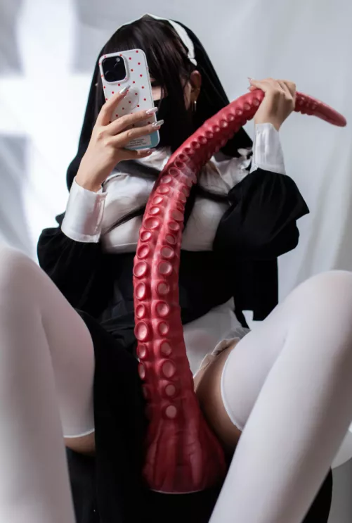 I really can't let go of this big tentacle!