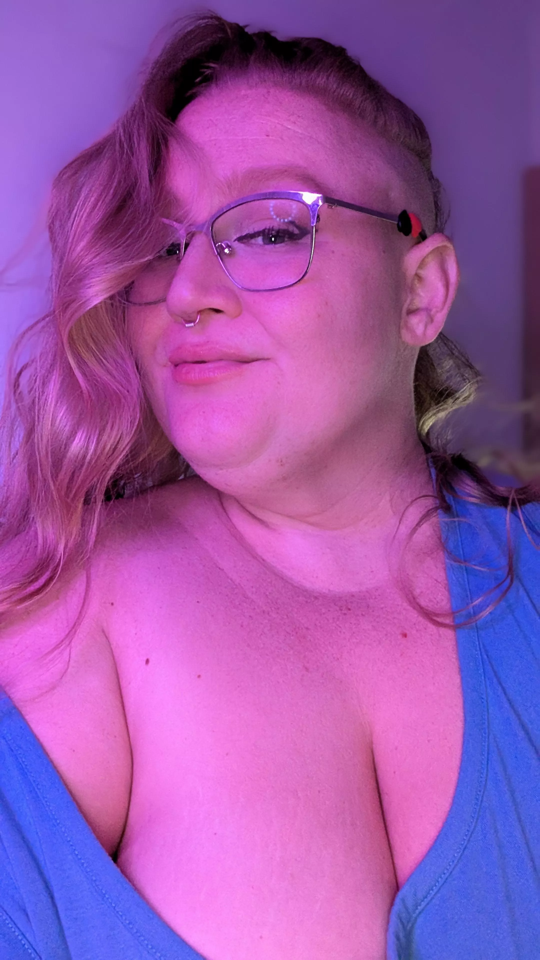 I Steal His Shirts >:3