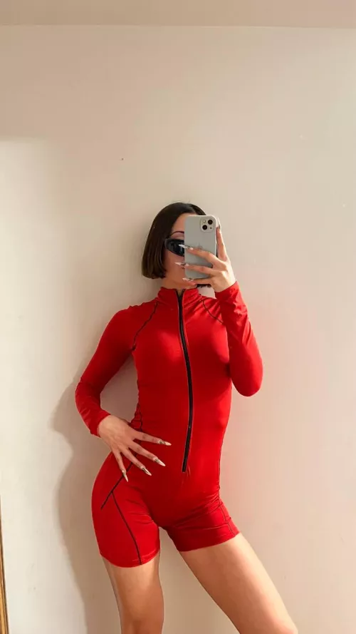 Im firm and still curvy, want to touch