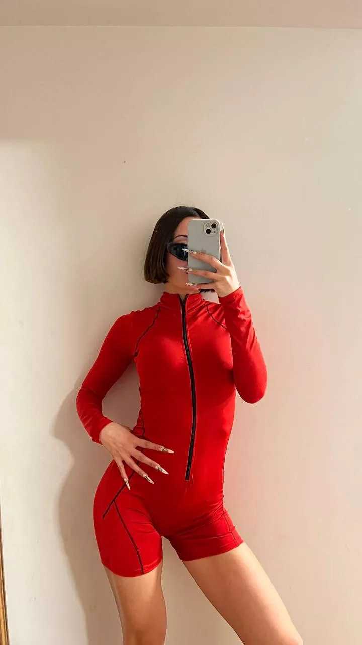 Im firm and still curvy, want to touch