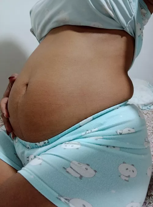 Imagine your girlfriend weighs 400 pounds 🥵🥵🥵 Would you pour all your milk into my belly?