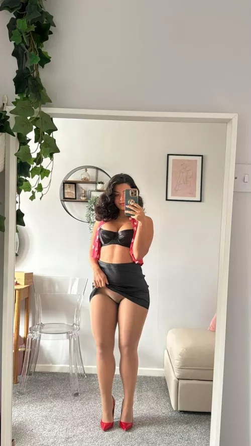 Is it possible to look at these pantyhose and not get distracted?