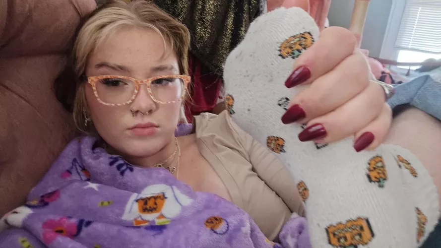 it's so easy to make you relapse, let the urge take over your poor helpless little clit