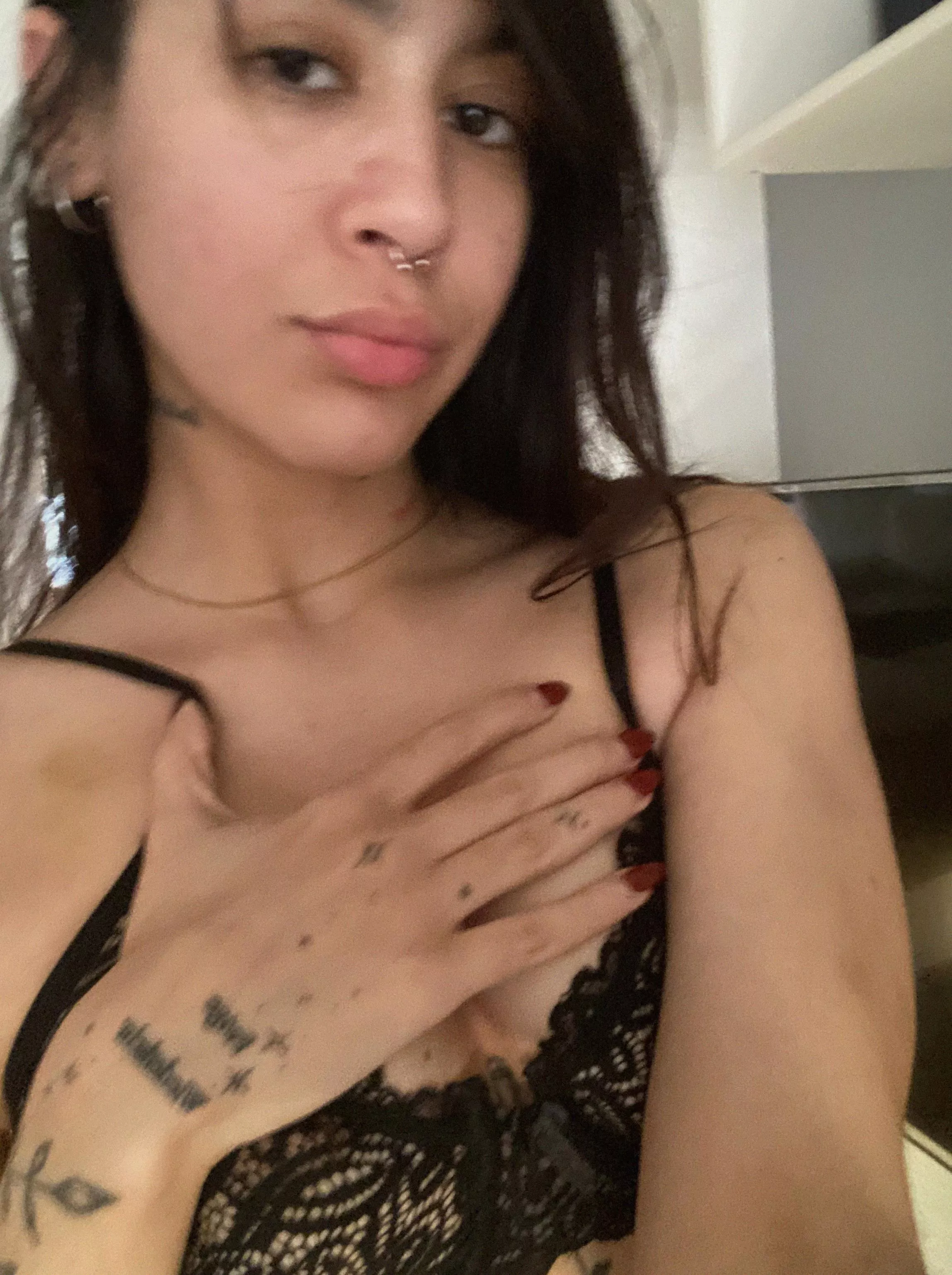 Just a 22yo student going through a heartbreak looking for a good fuck after classes, who’s located nearby?