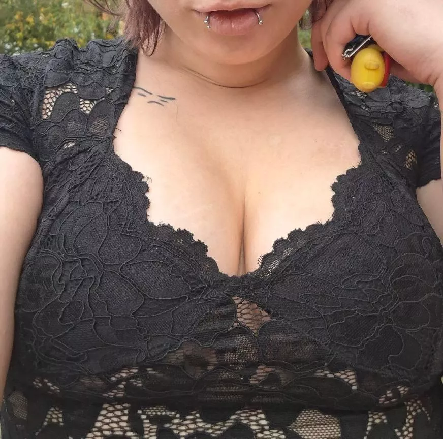 Just a kinky hotwife 