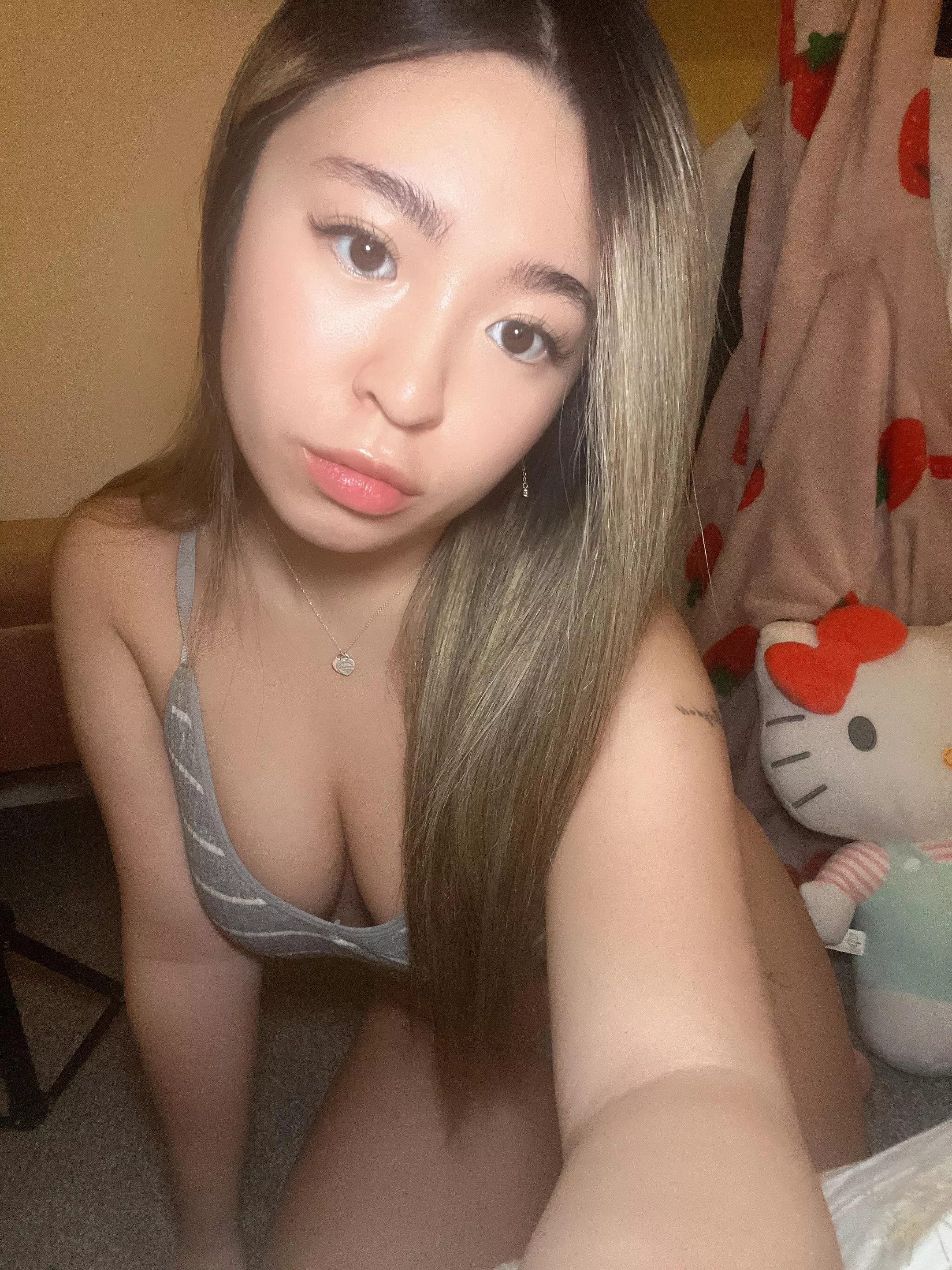 just tell me you want me to spread my legs for you 😩 i’ll do what you ask 🥺