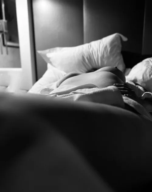 Keep me warm. 🖤🩶🤍