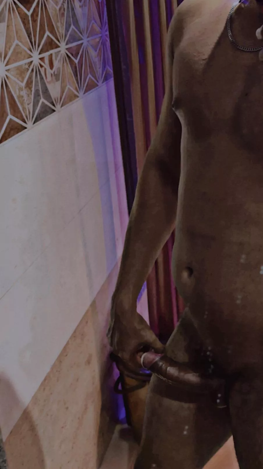 Knock knock its a muscular cock good morning sluts wanna suck?👅 Dm me if you are in mumbai (f)💦💦