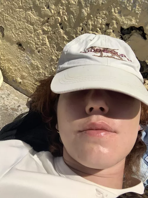 Lot's of lipgloss kiss me! 25F