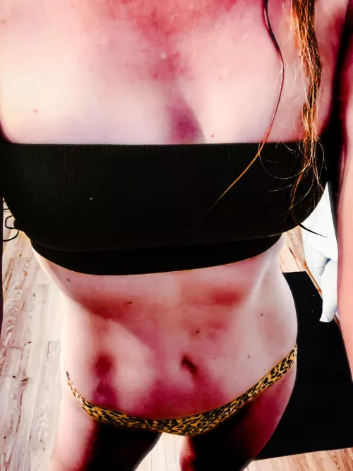 Love the band on these style things. How do you feel about the bandeau up top?