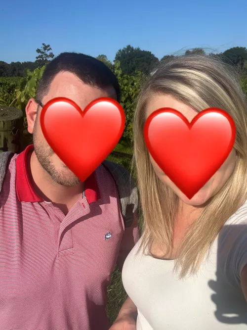 MF4MF- Early 30s couple in Mooresville, looking for friends in the area who enjoy double dates and wine bars. Is that yall? Don’t be shy message us