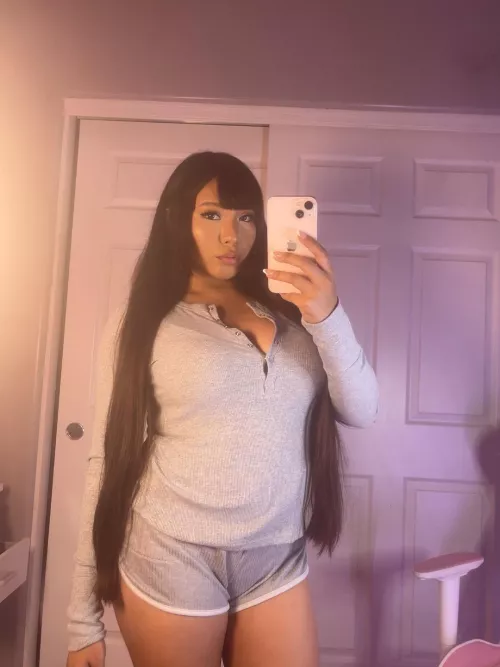 mirror selfie for ya, boo