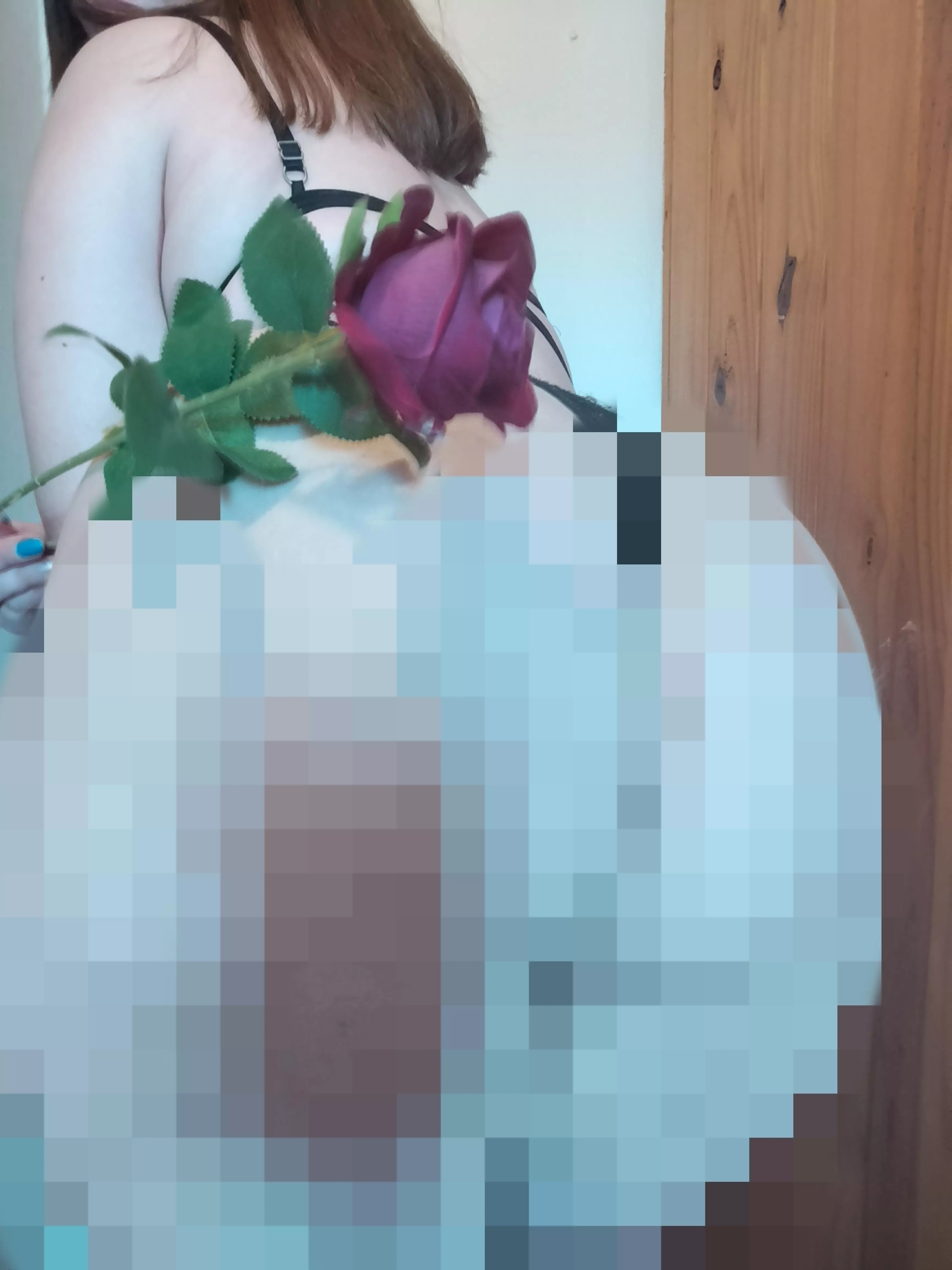 My huge ass is too much for your eyes  My huge ass is too much for your eyes