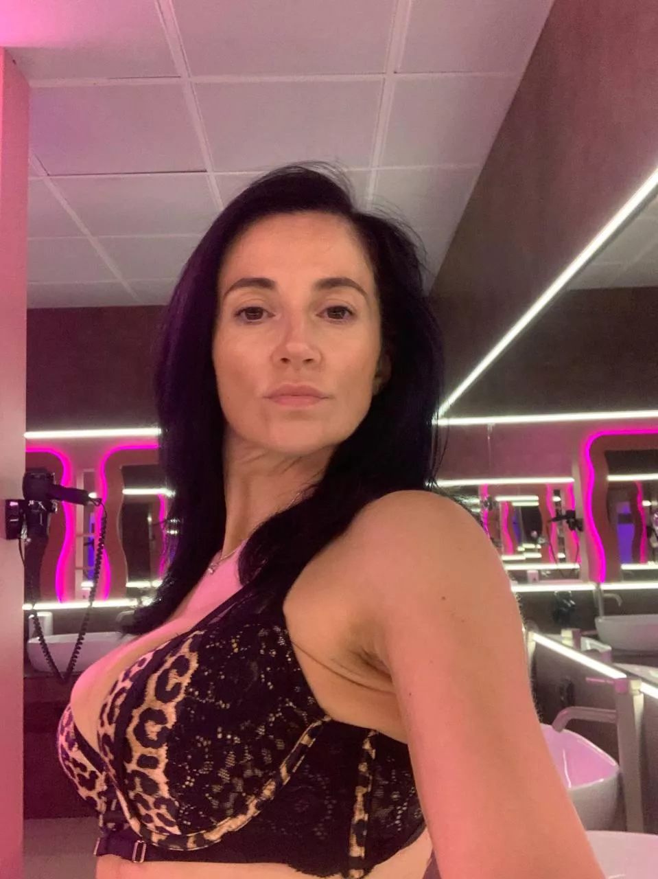 Older guys opinion, one night stand or fuck everyday? 