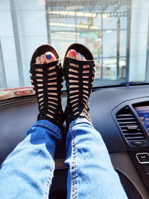 Rainbow toes in my stylish sandals 