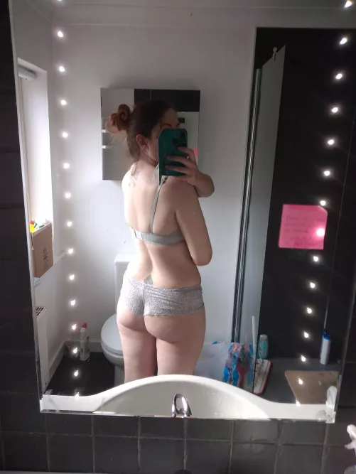 Rate my 35 year old ass 
