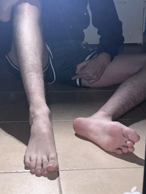 Rate my Mexican toes 🔥👣