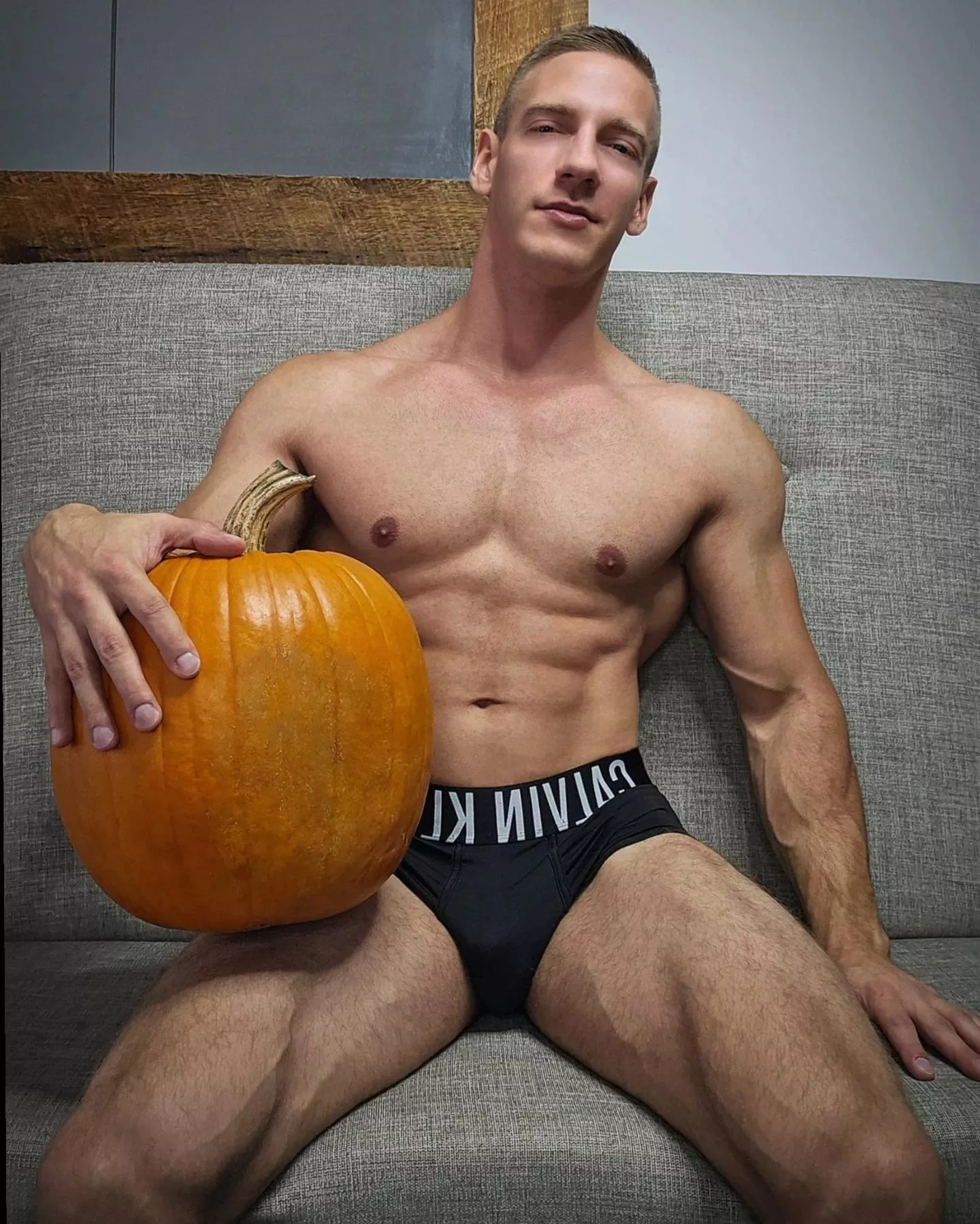 Ready to get spooky? Let’s carve out some wicked fun this Halloween! 🎃😈..