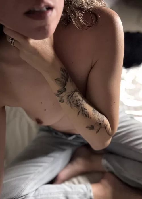 See my hand but imagine it’s your tattooed arm instead 