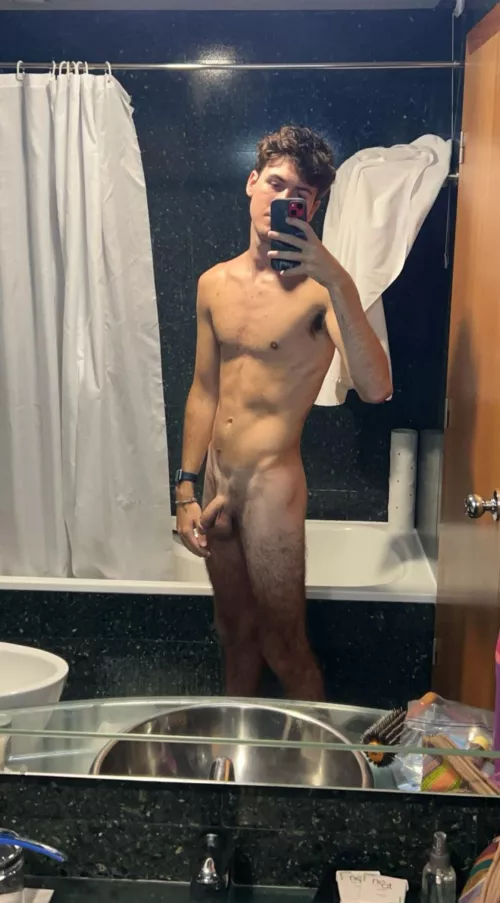 Sent this to my roommate by accident 🙈🙈 comment and I’ll send you his response