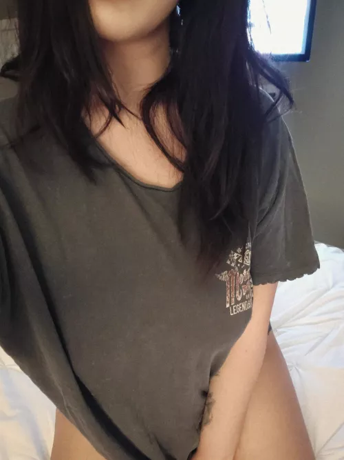 sitting here tonight and all I can think is how boring this is. who wants to spice it up with some fun convos?