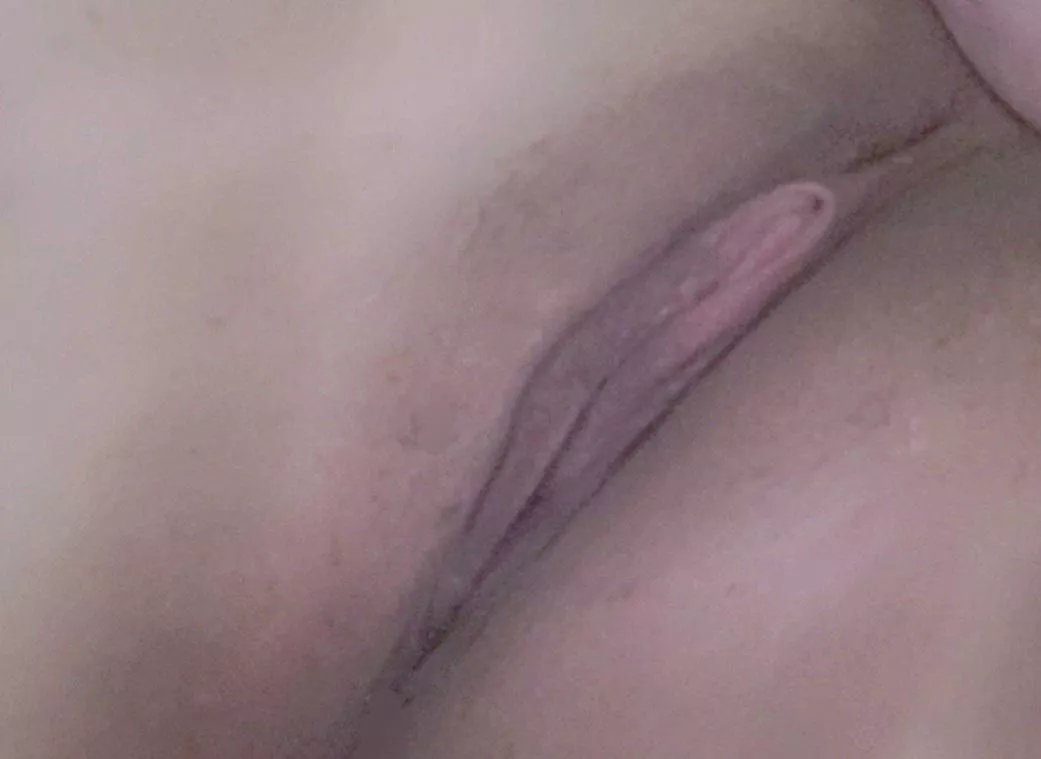 Smoking makes me so horny, anyone's face want to be permanently eating my pussy?