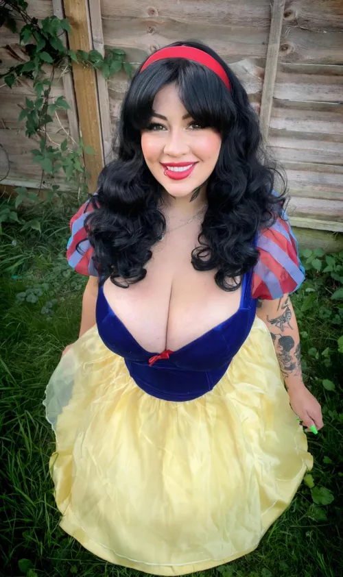 Snow White [MissHazelHeart]