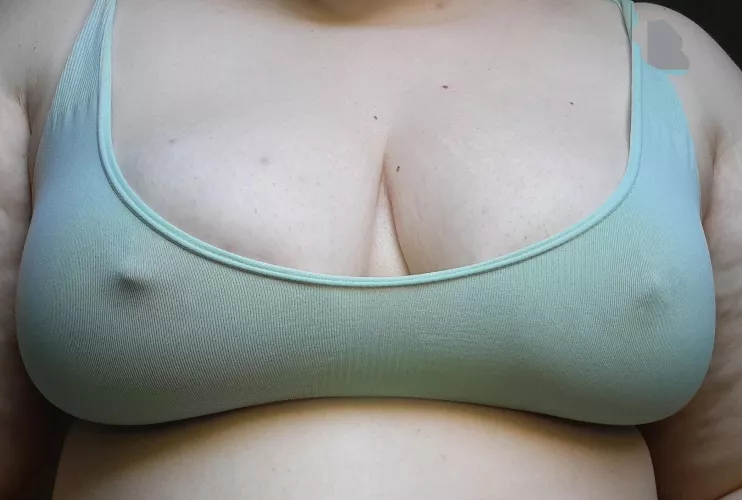 some more sports bra pokies