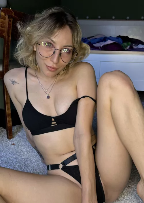 The black lingerie I have on is my key to your head