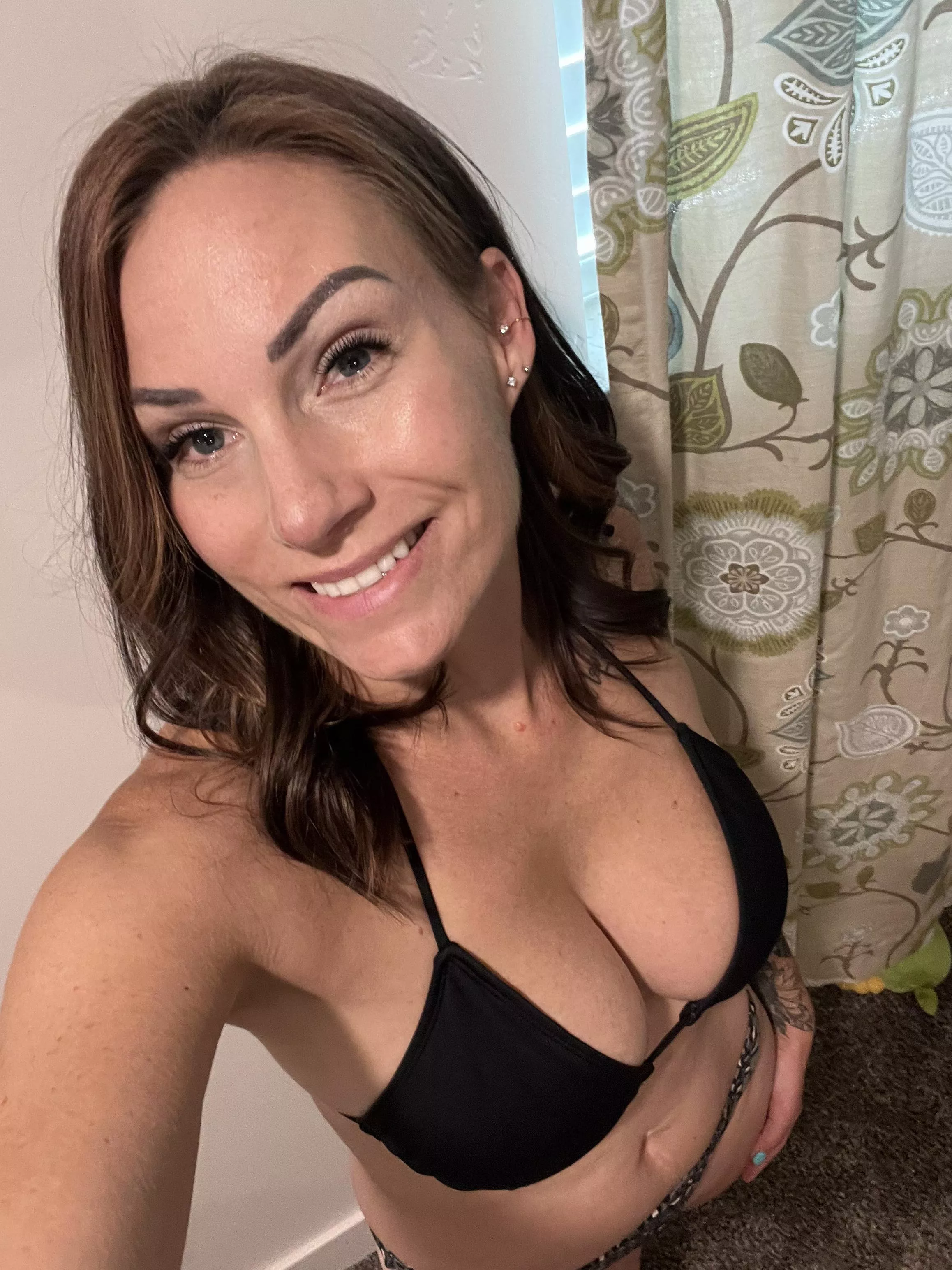 Volunteer cubs to fuck a bored stay-at-home milf?