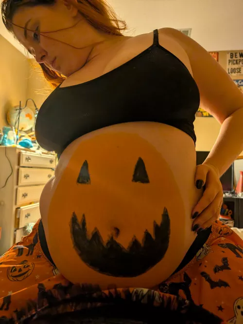 What am I gonna do, have all this gut and NOT decorate it? Come on (me)