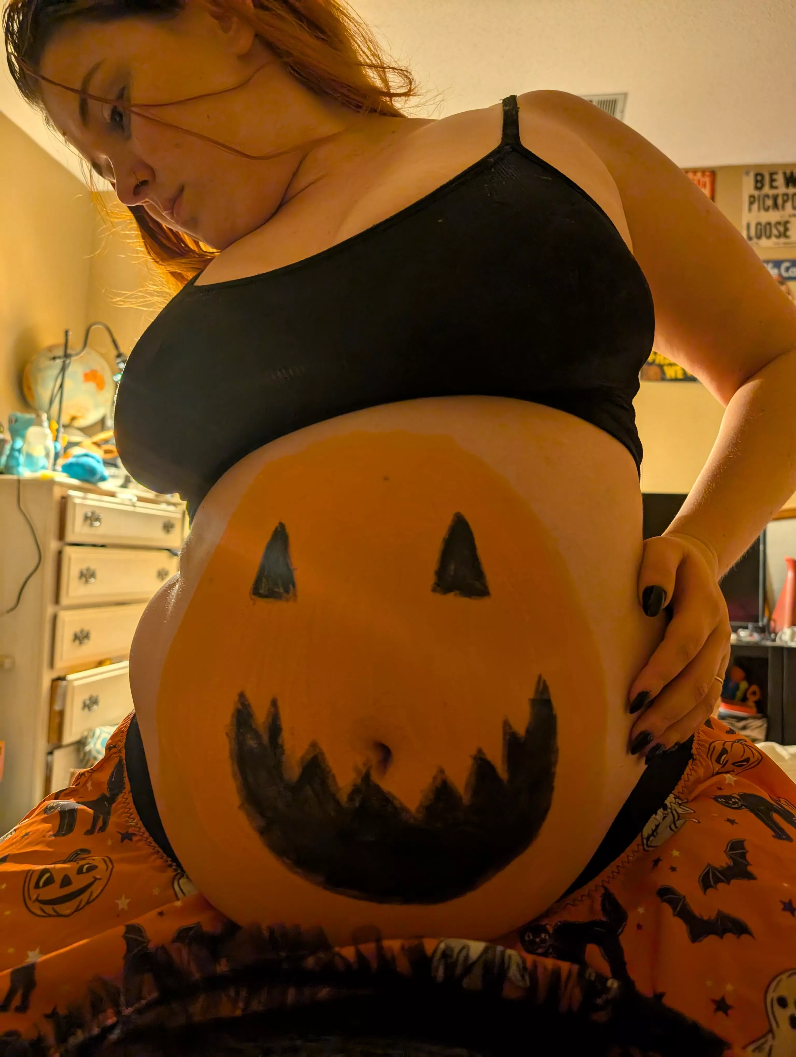 What am I gonna do, have all this gut and NOT decorate it? Come on (me)