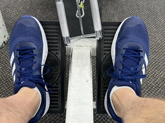 When your feet are larger than the gym equipment 😏