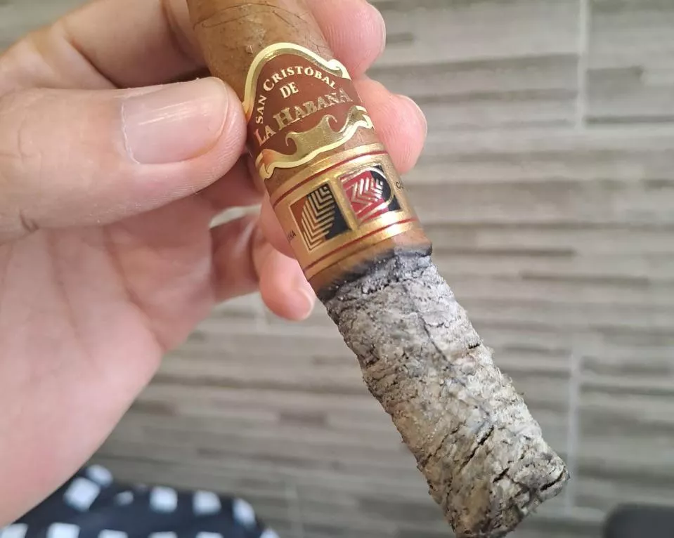 which lighter you use to lit cigars?