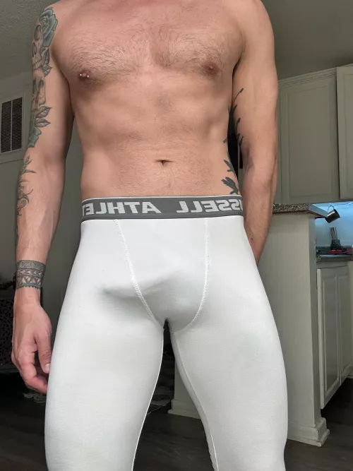 White leggings 