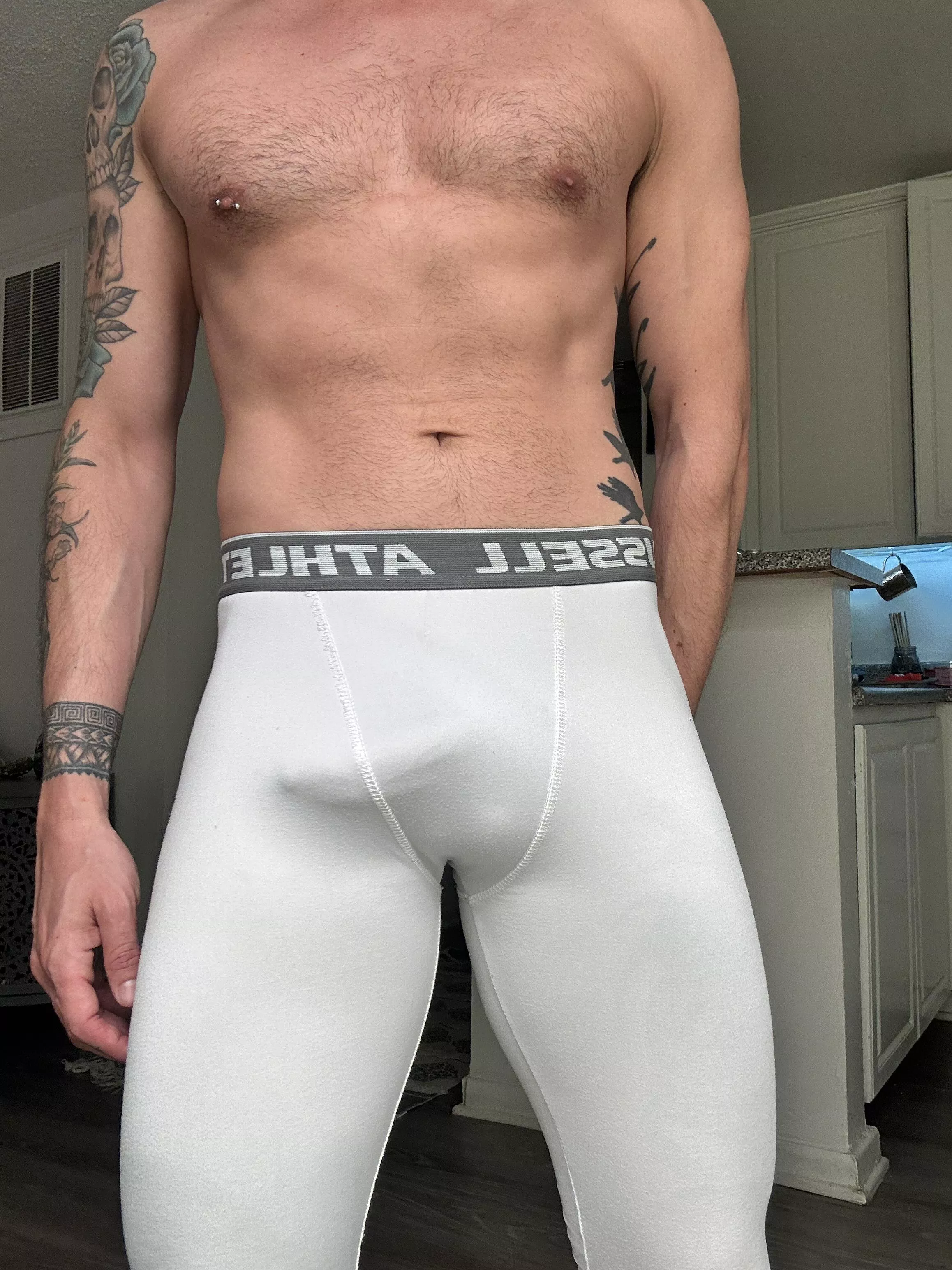 White leggings 