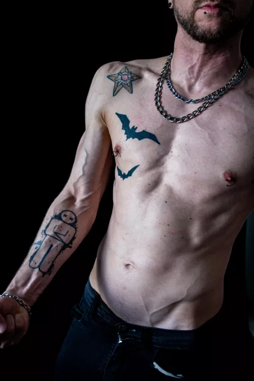 WHO WANT TO WORSHIP MY PIERCING NIPPLES