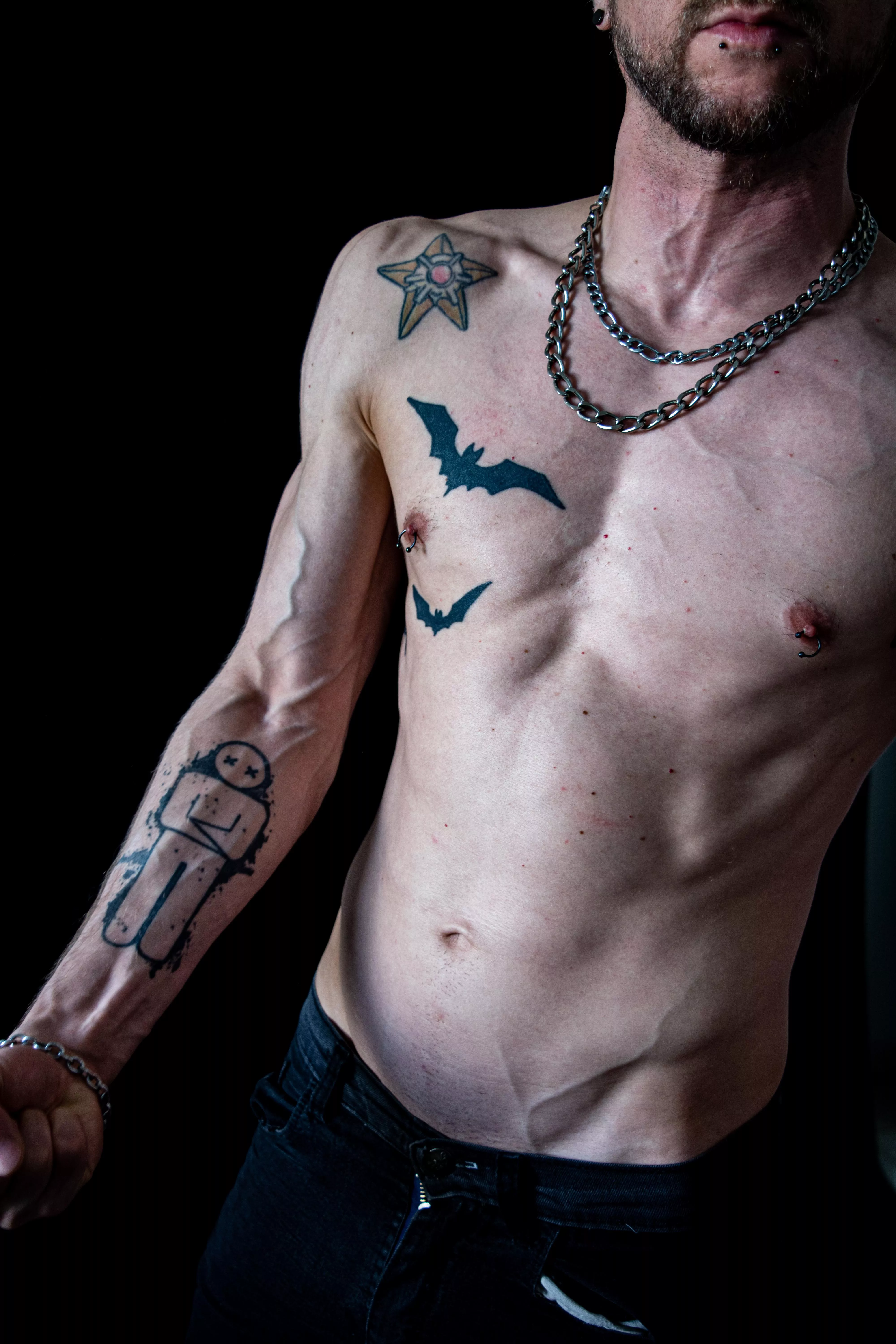 WHO WANT TO WORSHIP MY PIERCING NIPPLES