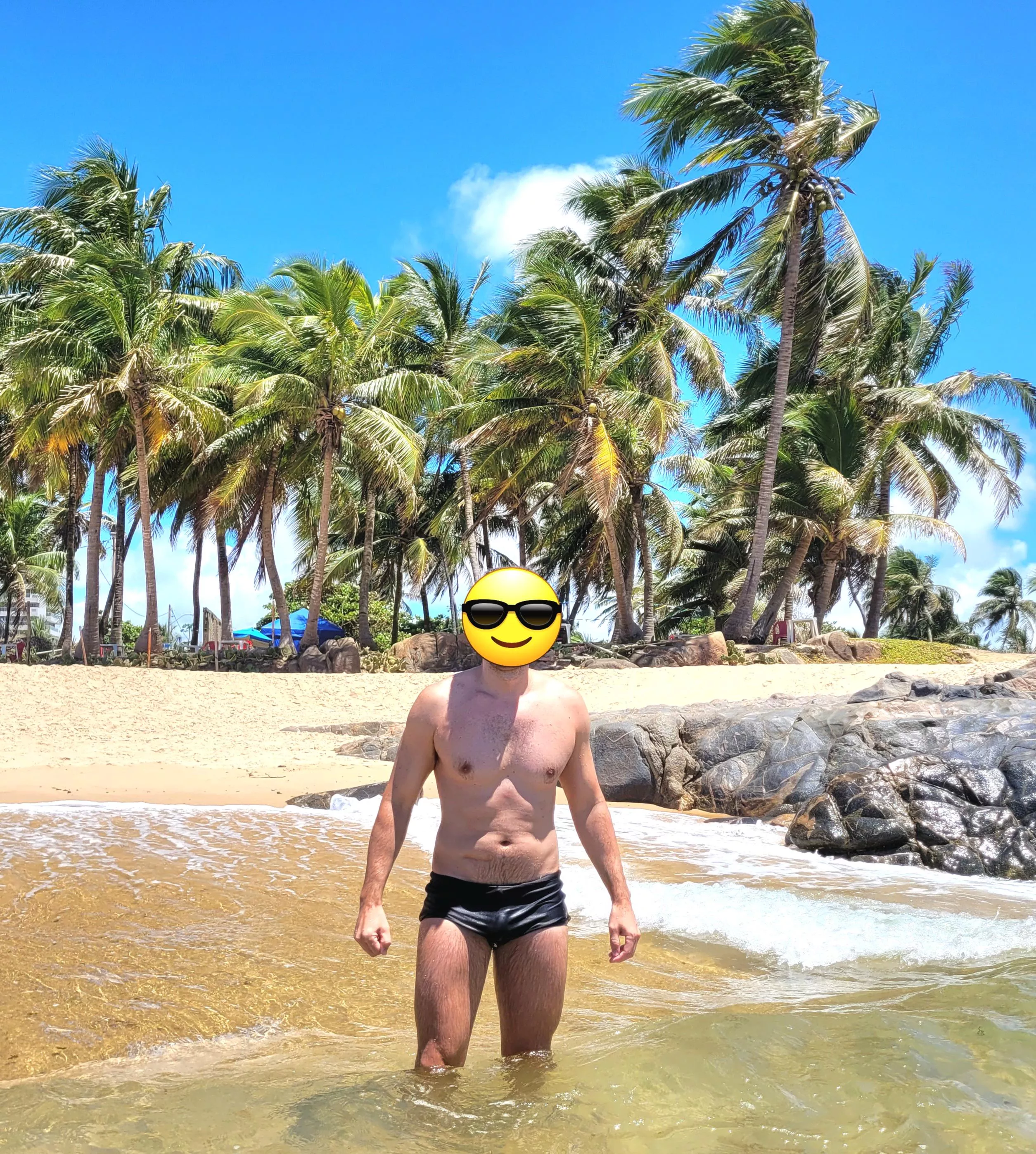 Would you notice my bulge? 