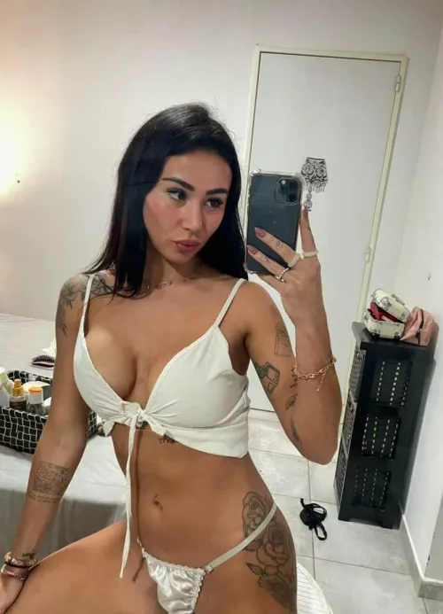 You’ll never forget a girl like me 💋