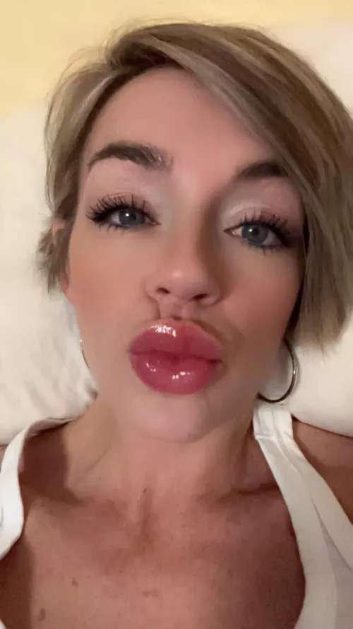 younger guys am I cute